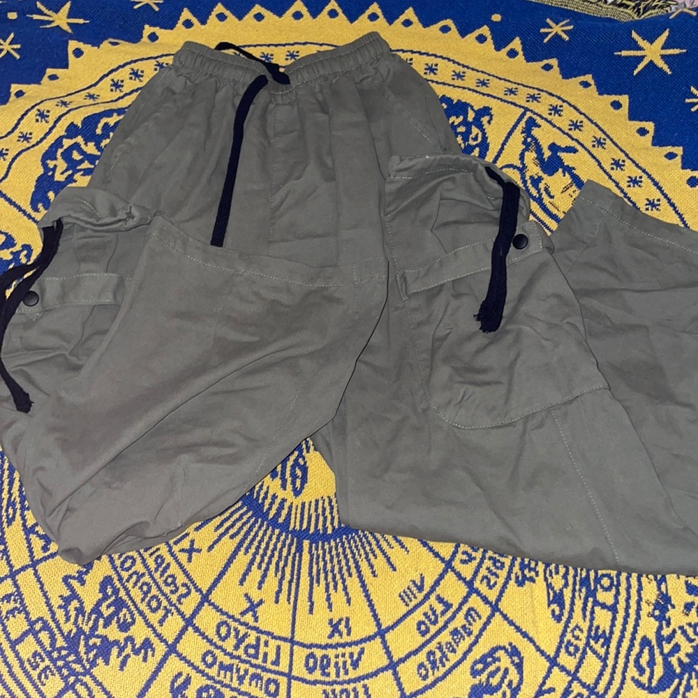 CARGO PANTS